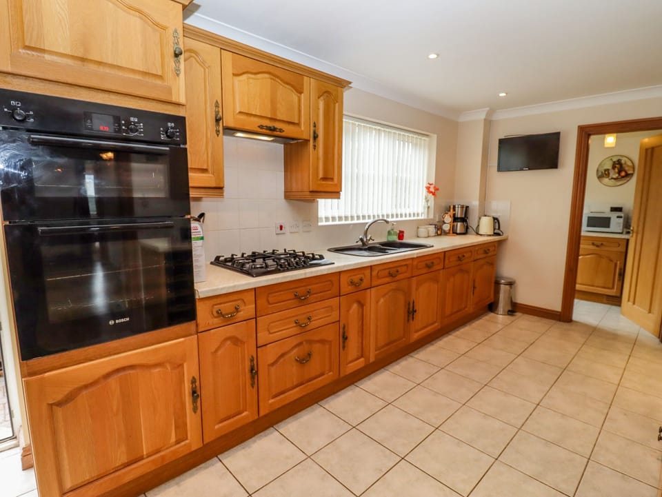 Fridge, dishwasher, electric kettle, toaster