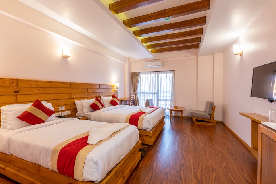 Deluxe Room | Iron/ironing board, free WiFi, bed sheets