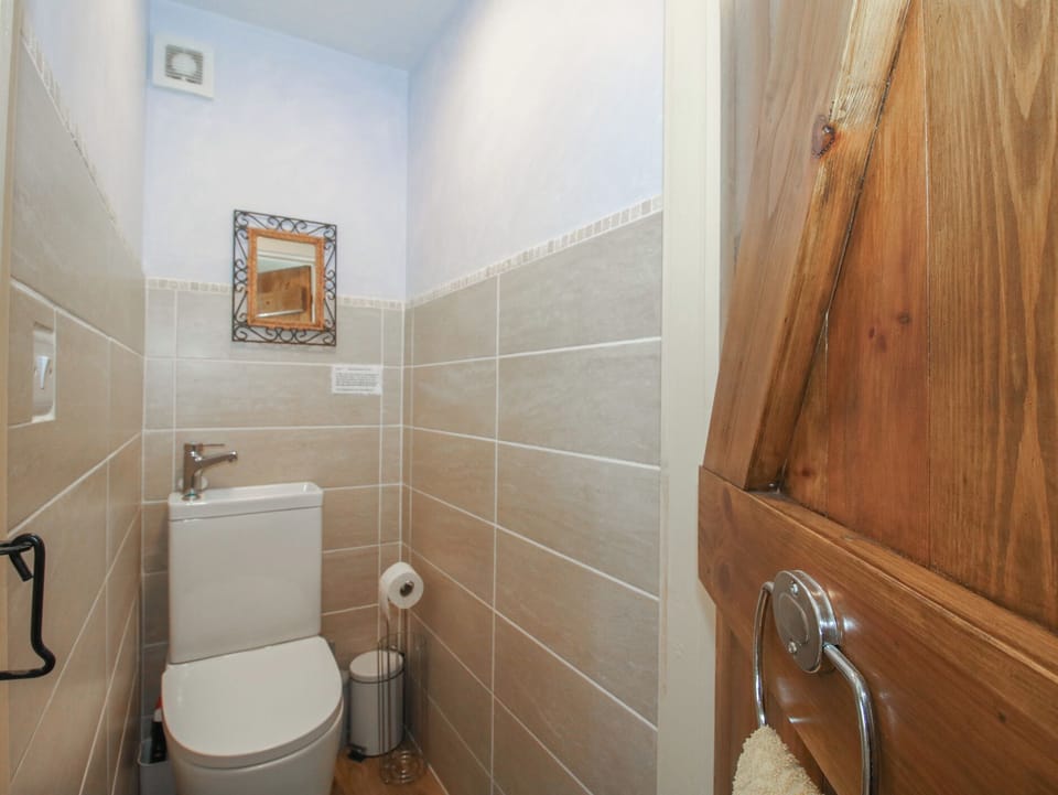 Buzzards Breg Cottage in Wales