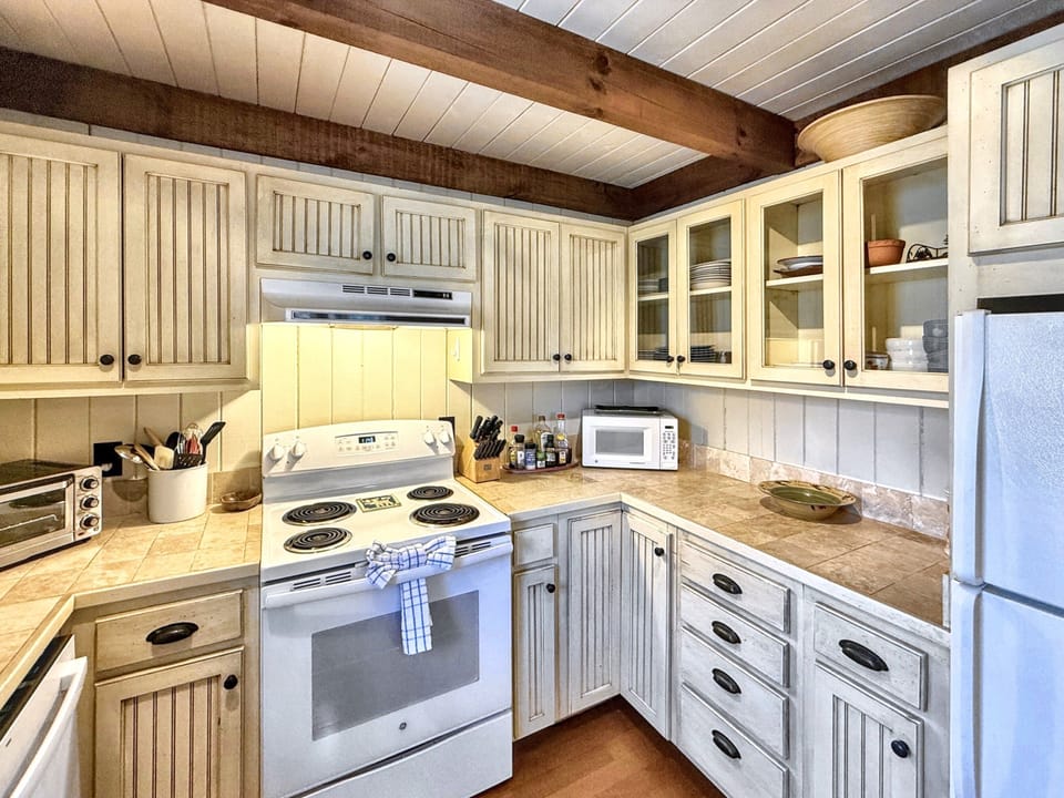 Kitchen-Main Floor