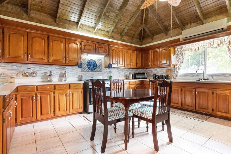 Villa, 5 Bedrooms | Private kitchen | Coffee/tea maker, fridge, oven, toaster