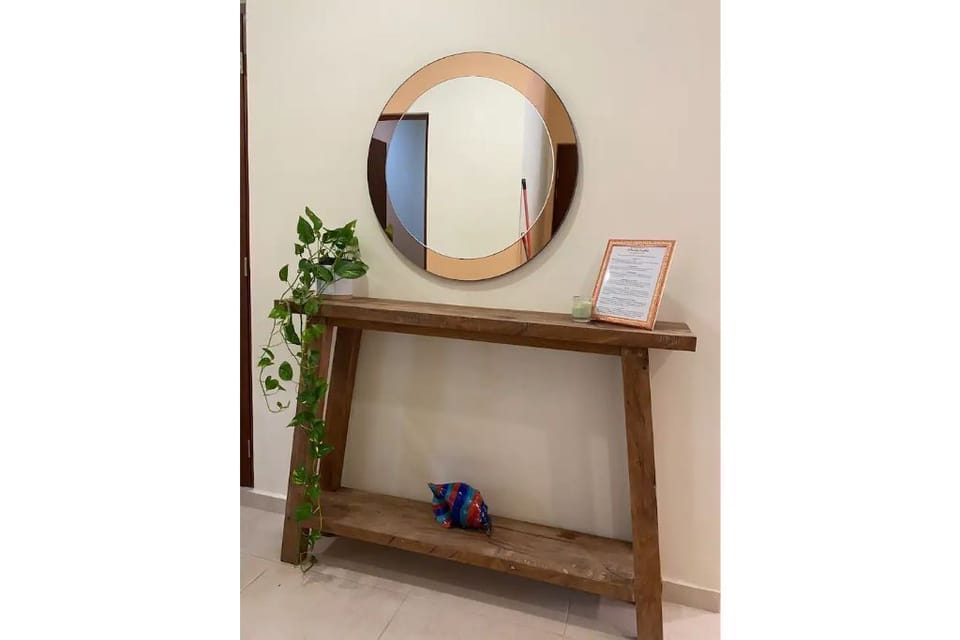 The entry console has a sign with all the information you need for your stay