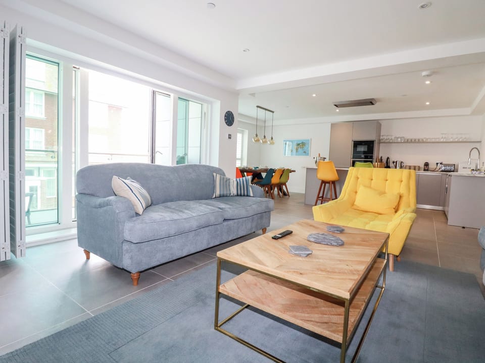 Cottage | Living area | TV
