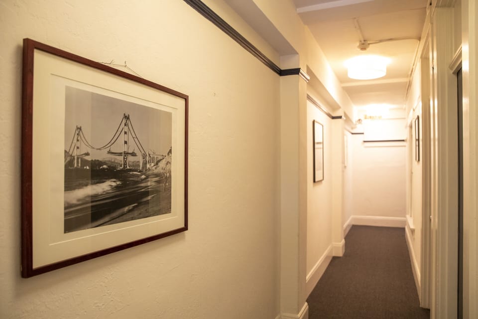 Rooms Hallway