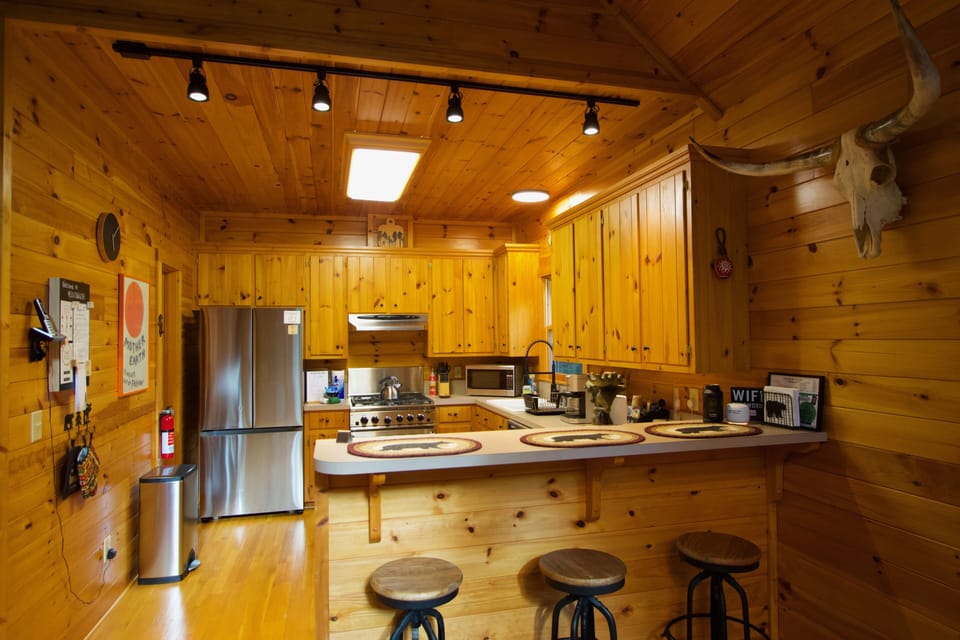 Meadowlark Cabin at Leatherwood Mountains