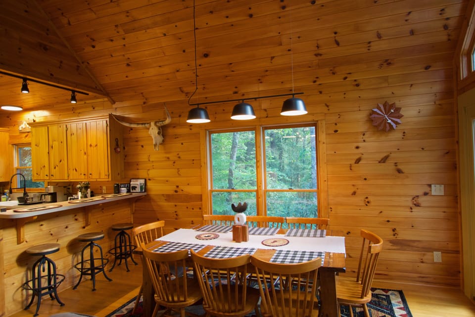 Meadowlark Cabin at Leatherwood Mountains
