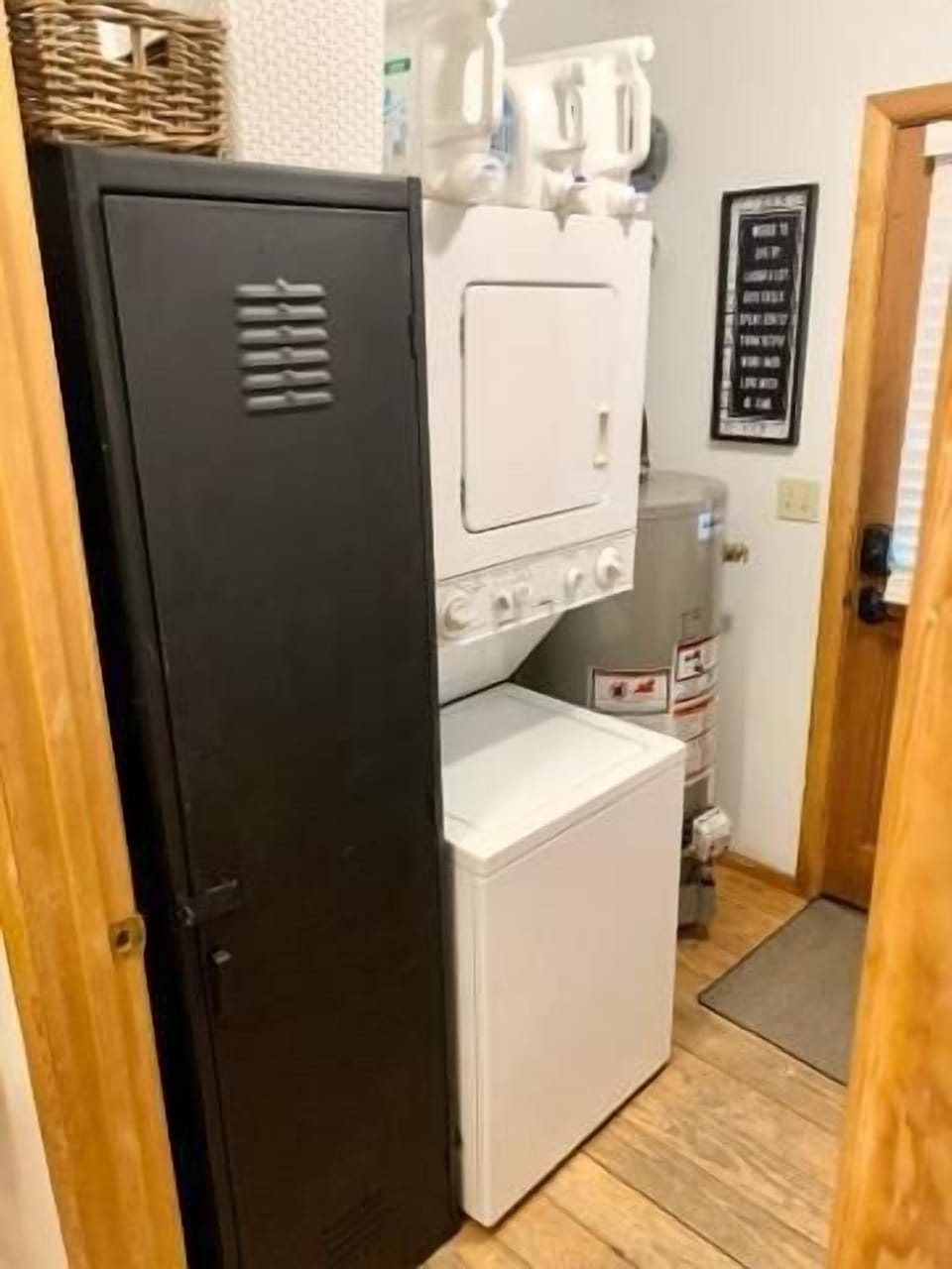 Entry w/ laundry