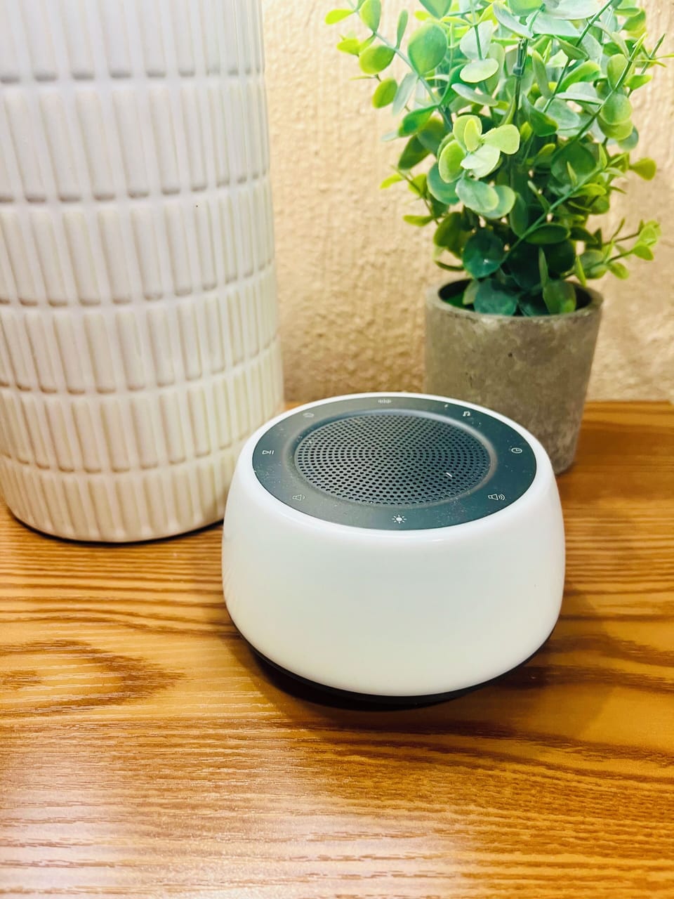 Sound Machine with multiple relaxing sound options and light colors