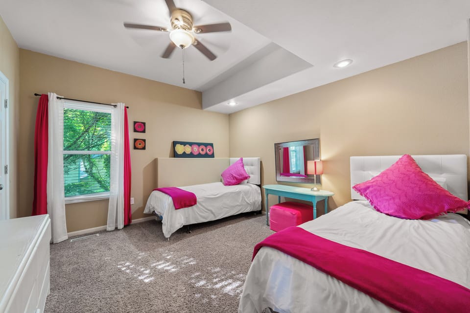 Bedroom 7 | 2 Twin Beds | 2nd Floor