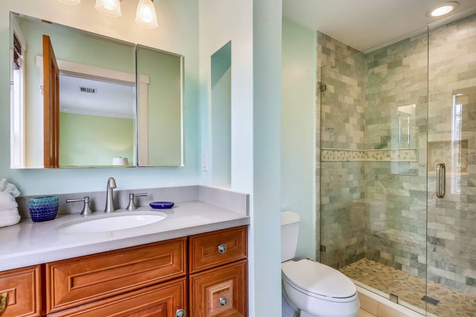 Primary's ensuite.