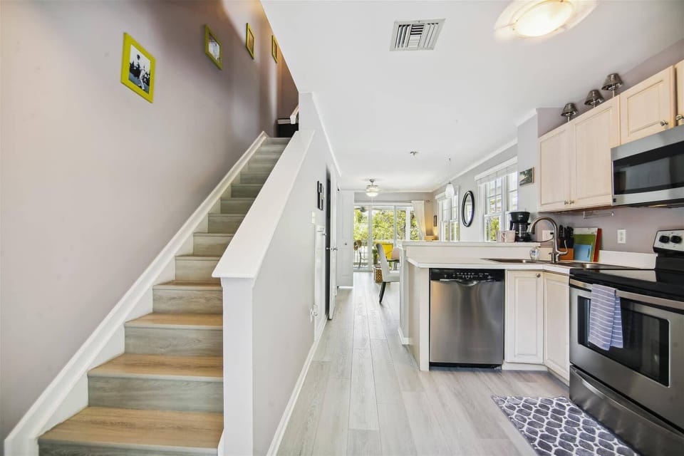 Come upstairs!