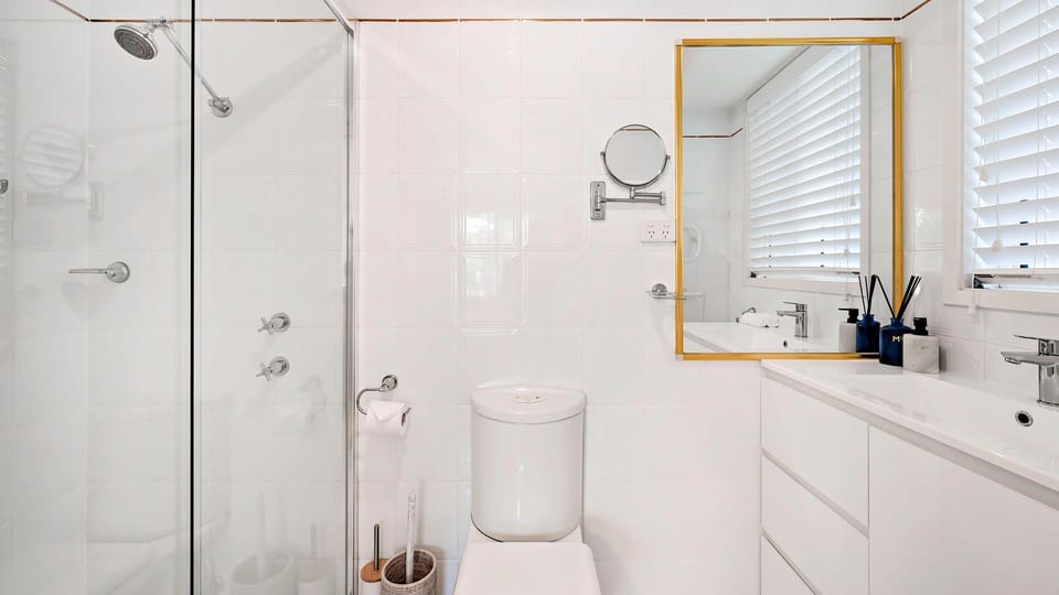 Ensuite to Main