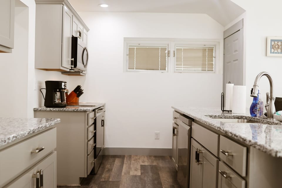 Full size kitchen