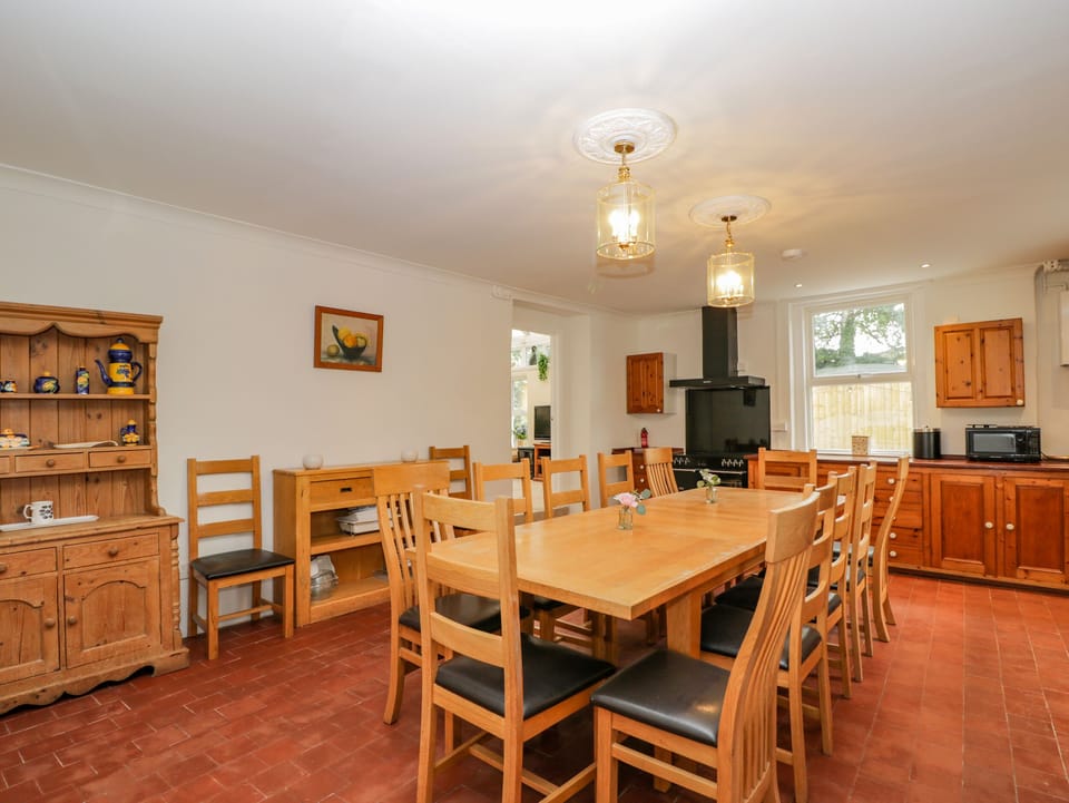 Fridge, dishwasher, electric kettle, toaster