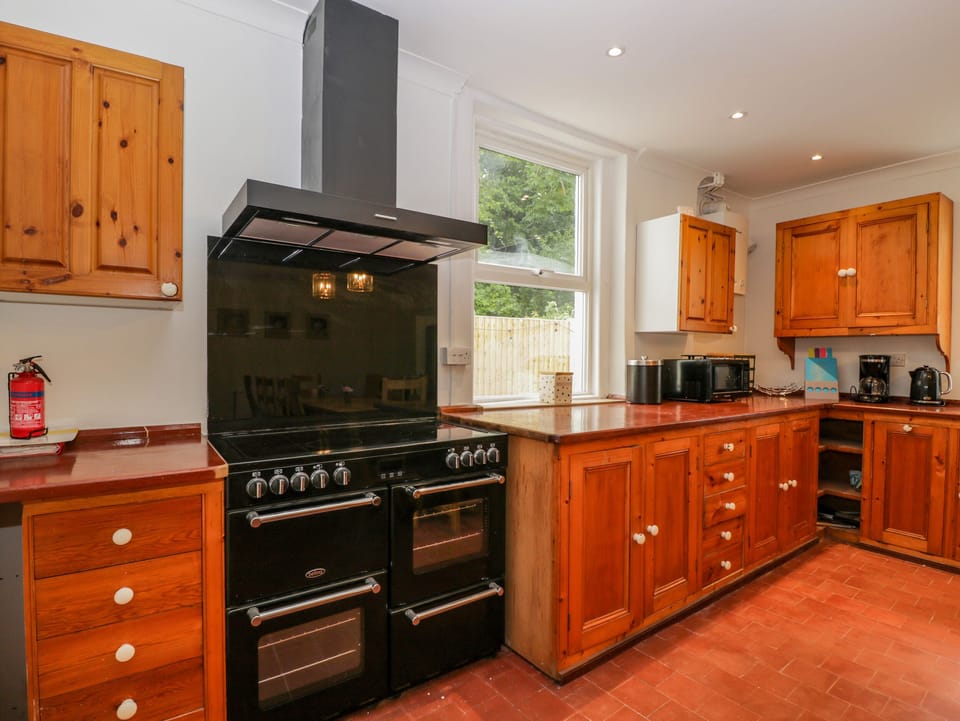 Fridge, dishwasher, electric kettle, toaster