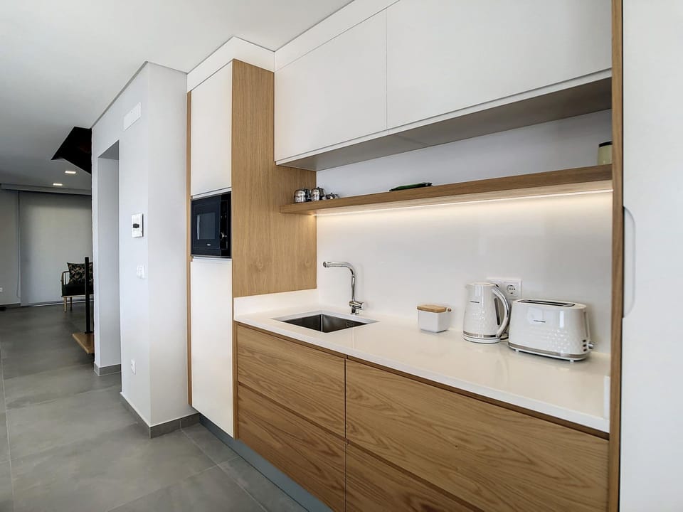 House | 4 bedrooms, iron/ironing board, WiFi