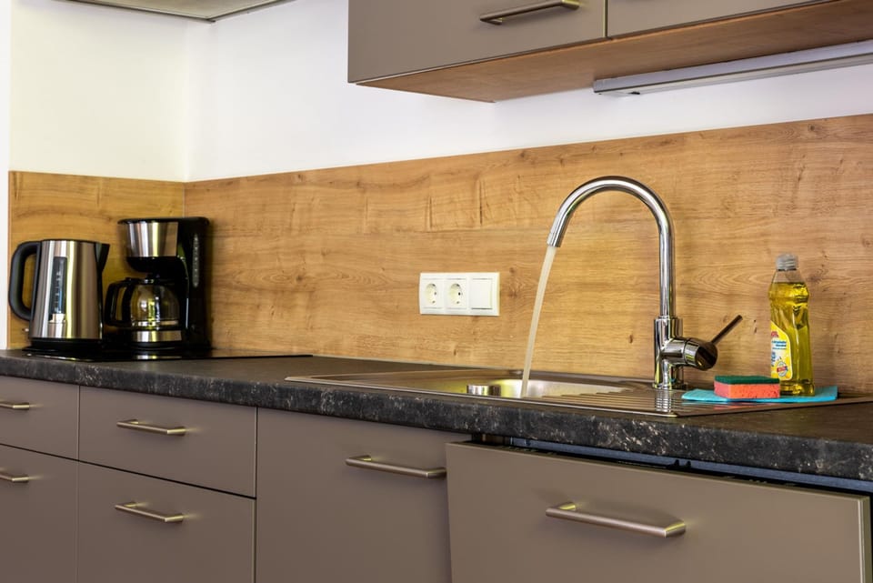 House | 2 bedrooms, iron/ironing board, WiFi