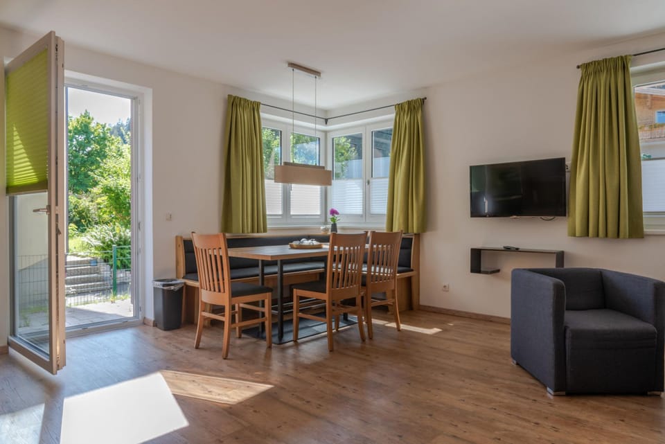 House | 2 bedrooms, iron/ironing board, WiFi