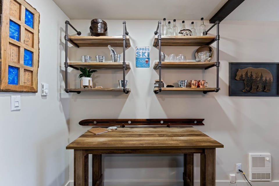 Condo, 2 Bedrooms | Interior