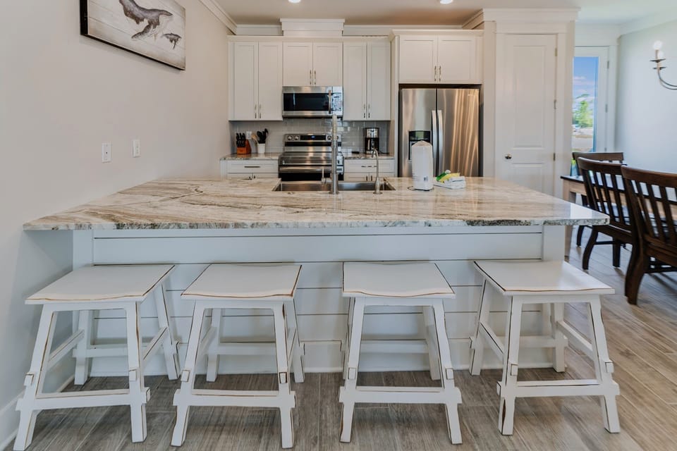 Fully stocked kitchen with all major appliances