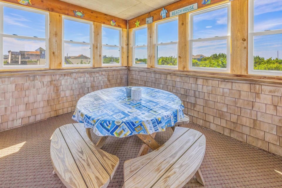 Surf or Sound Realty - 1044 - K Seas Legacy - Screened Porch -1