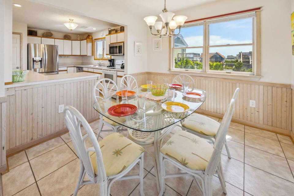 Surf or Sound Realty - 1044 - K Seas Legacy - Dining Area -3