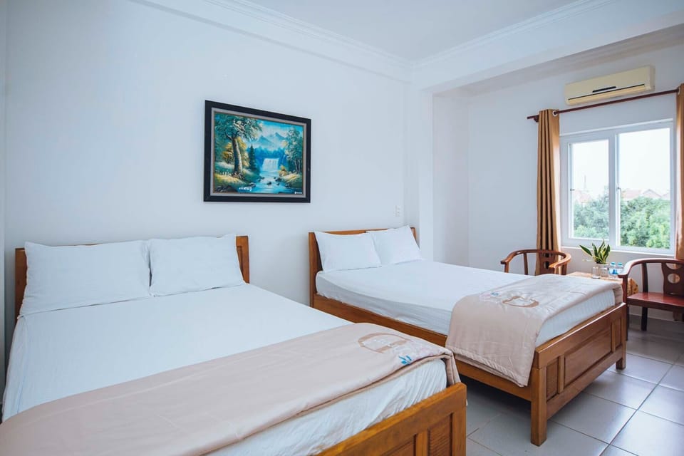 Classic Room, 2 Double Beds | Free WiFi, bed sheets