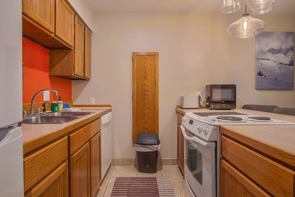 Fully stocked kitchen with all the appliances you’ll need to make a home cooked meal!