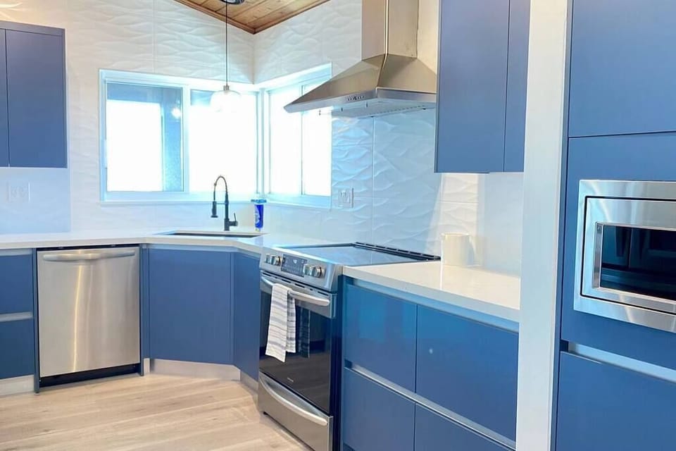 Modern New Build kitchen space with Brand New Appliances. 