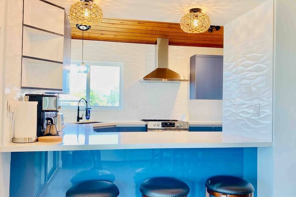 Breakfast bar
