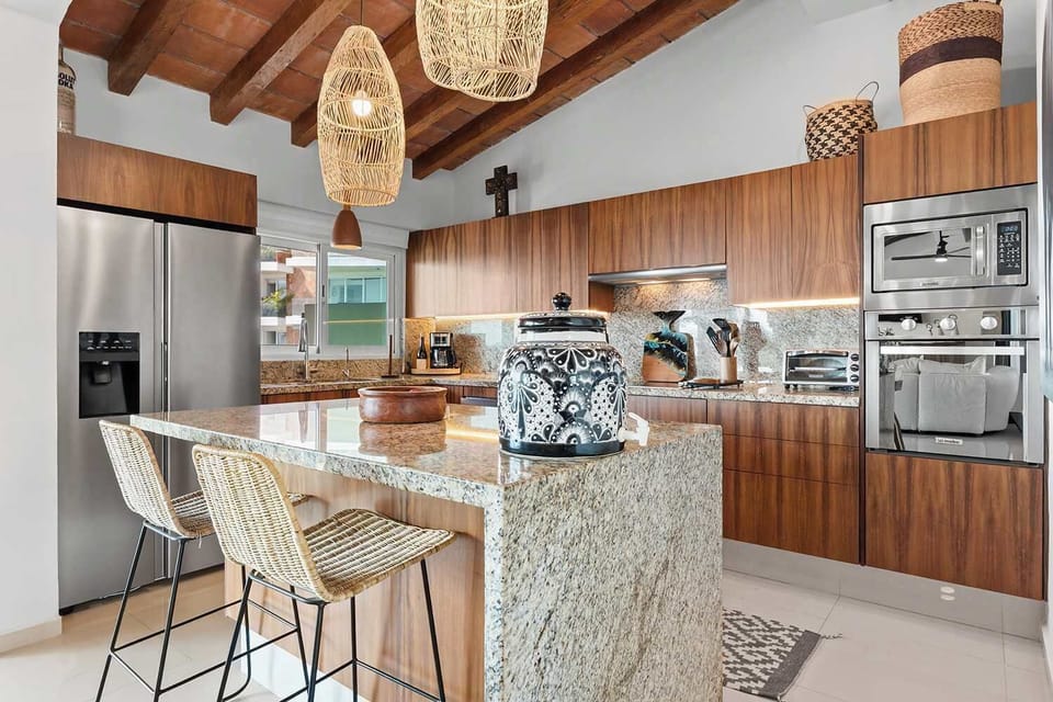 Equipped kitchen.