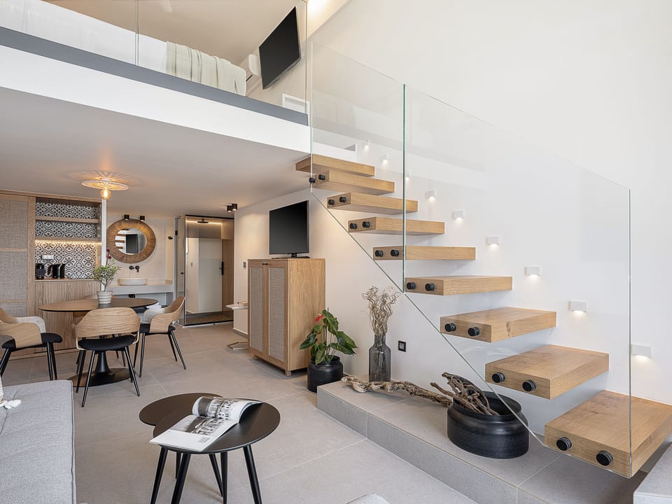 Superior Maisonette Suite with Direct Sea View | Egyptian cotton sheets, premium bedding, memory foam beds, minibar