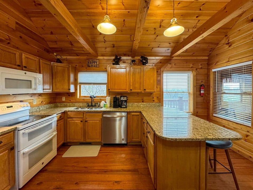 Fully equipped kitchen