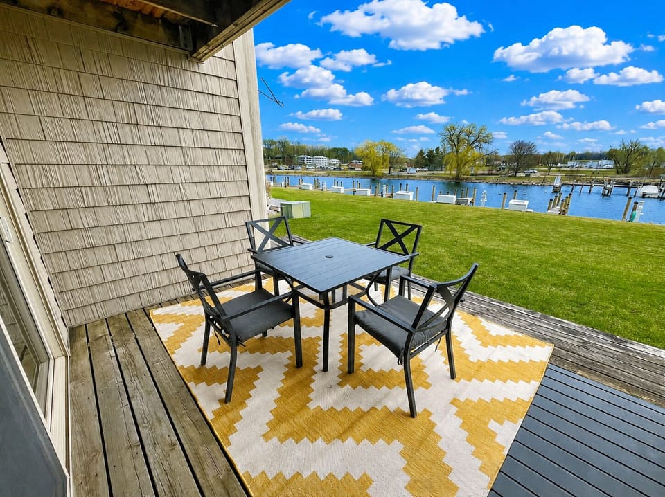 Deck overlooking the river.