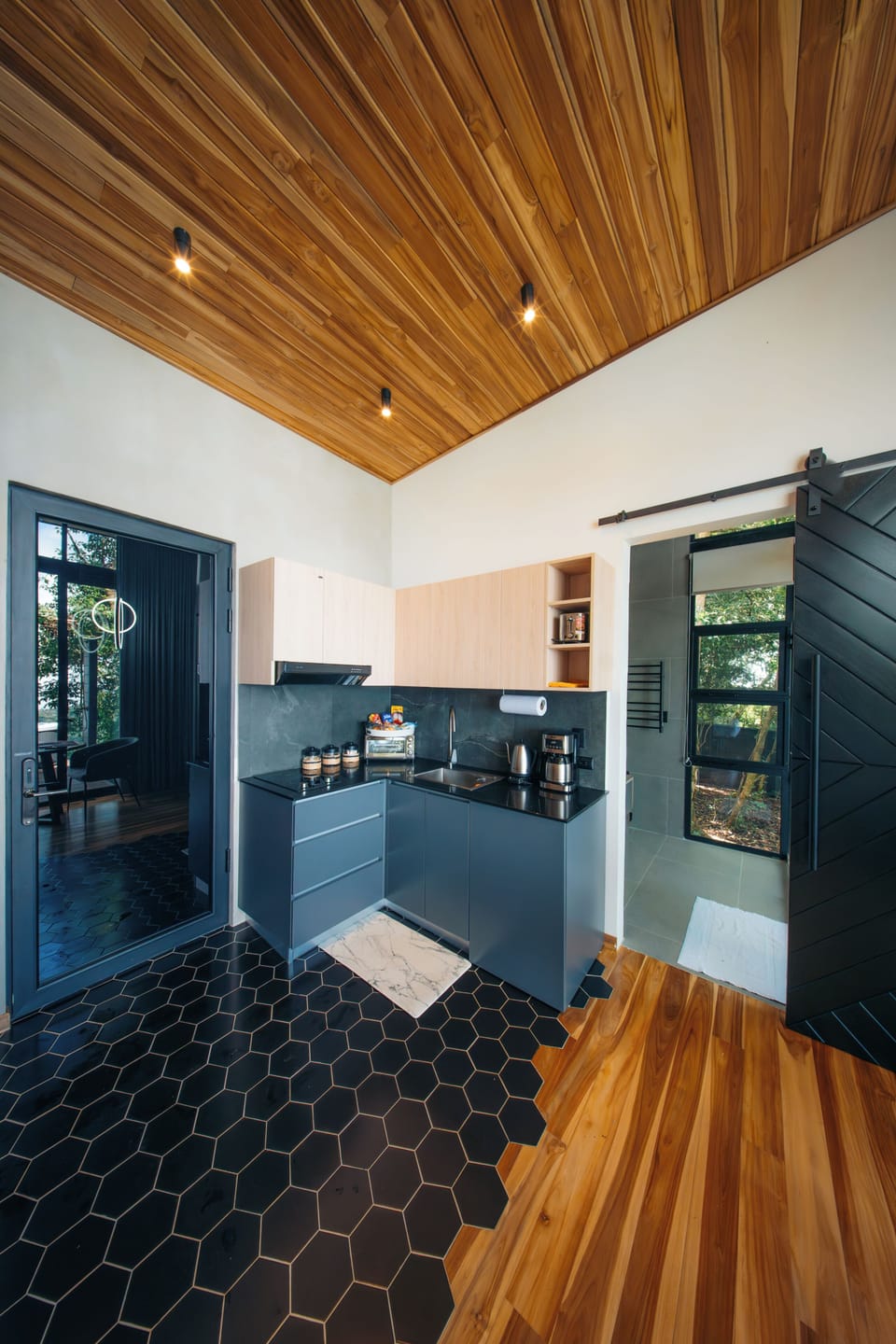 Black Glass Haus with Hot Tub and Panoramic Views | Private kitchen | Coffee/tea maker, electric kettle, dining tables