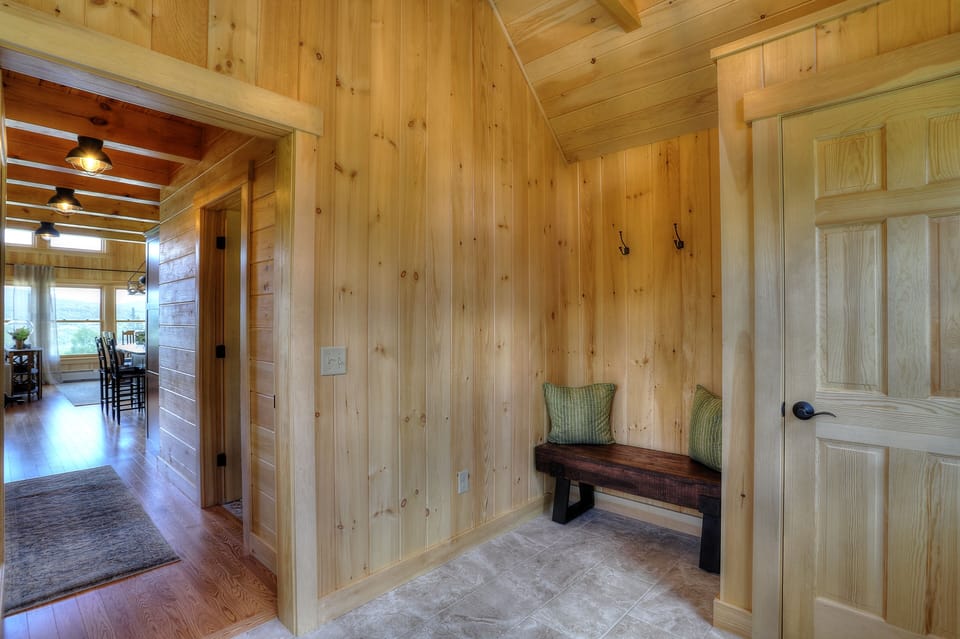 Entry Way looking into Kitchen