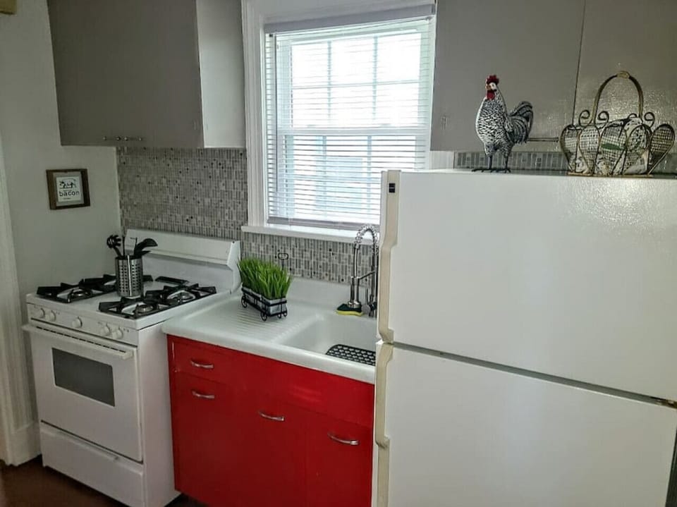 Whether you`re whipping up a quick breakfast or a hearty dinner, the gas stove, microwave, Keurig coffee maker, and full-sized fridge/freezer have you covered. The kitchen also includes all the essentials and a toaster to make mealtime a breeze.