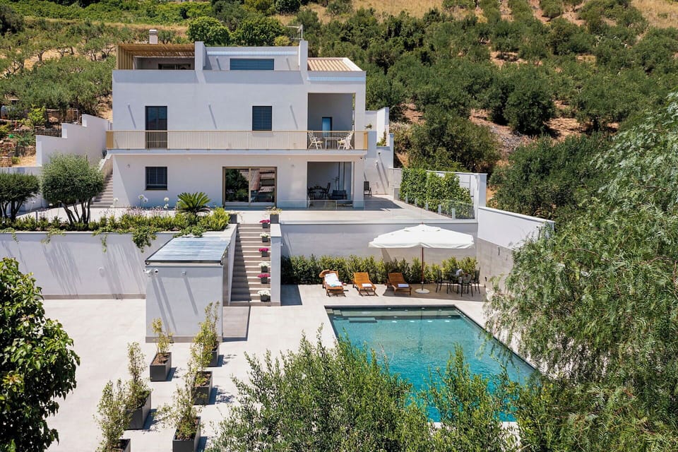 luxurious Sicilian villa with private pool