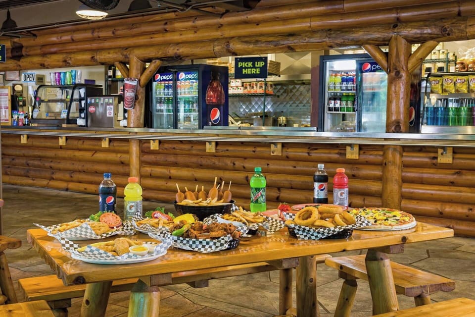 Waterpark Dining.