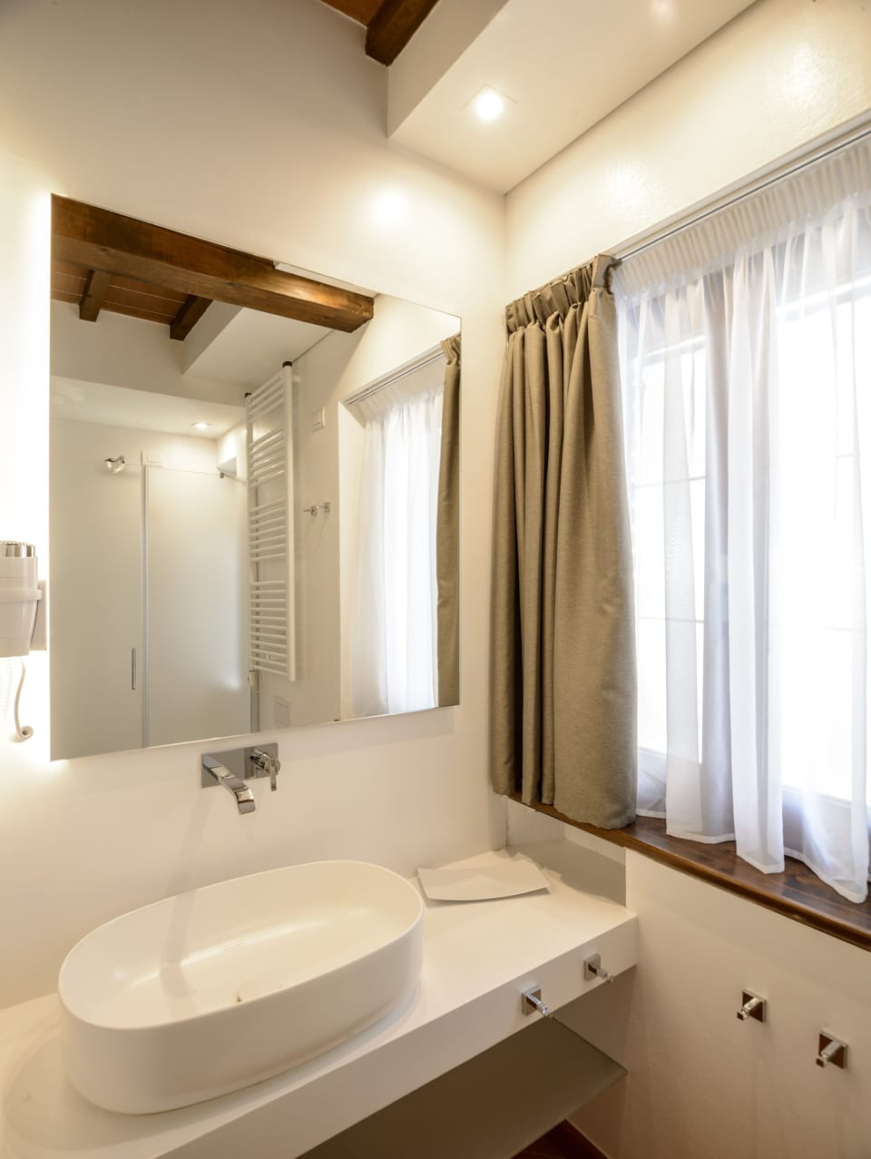 Superior Room, Ground Floor | Bathroom | Shower, rainfall showerhead, hair dryer, bidet