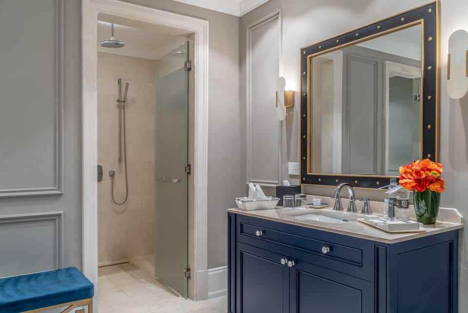 Royal Suite, 1 Bedroom, Non Smoking, City View | Bathroom shower