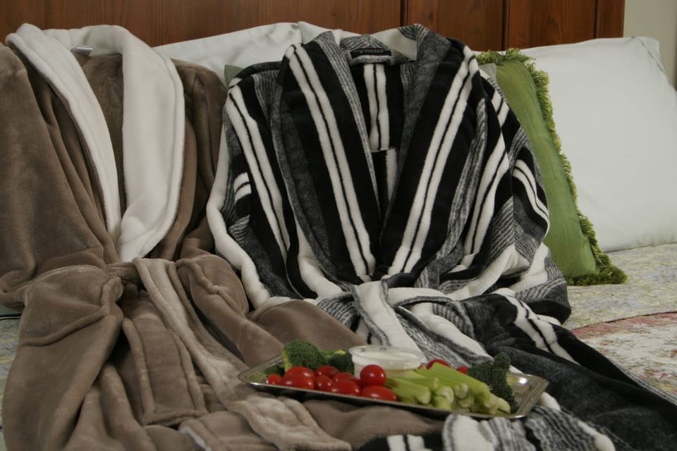 White Lake, 1 King Bed, Non Smoking | Room amenity