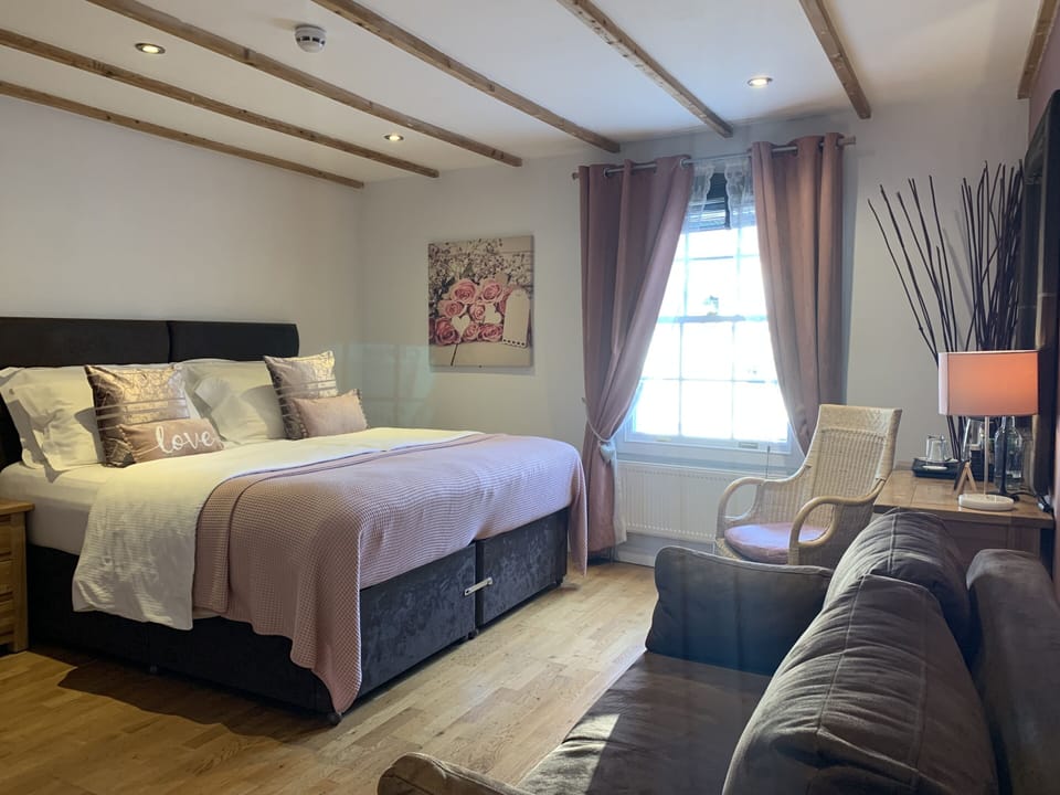 Deluxe Suite, Ensuite | Free WiFi