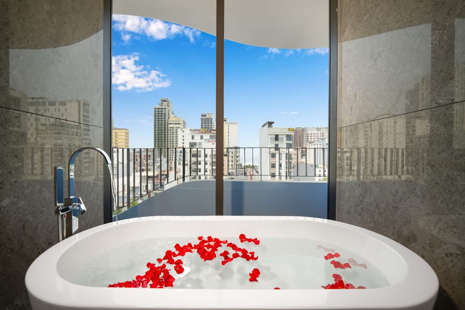 Deluxe Bathtub with Balcony include Afternoon Tea | View from room