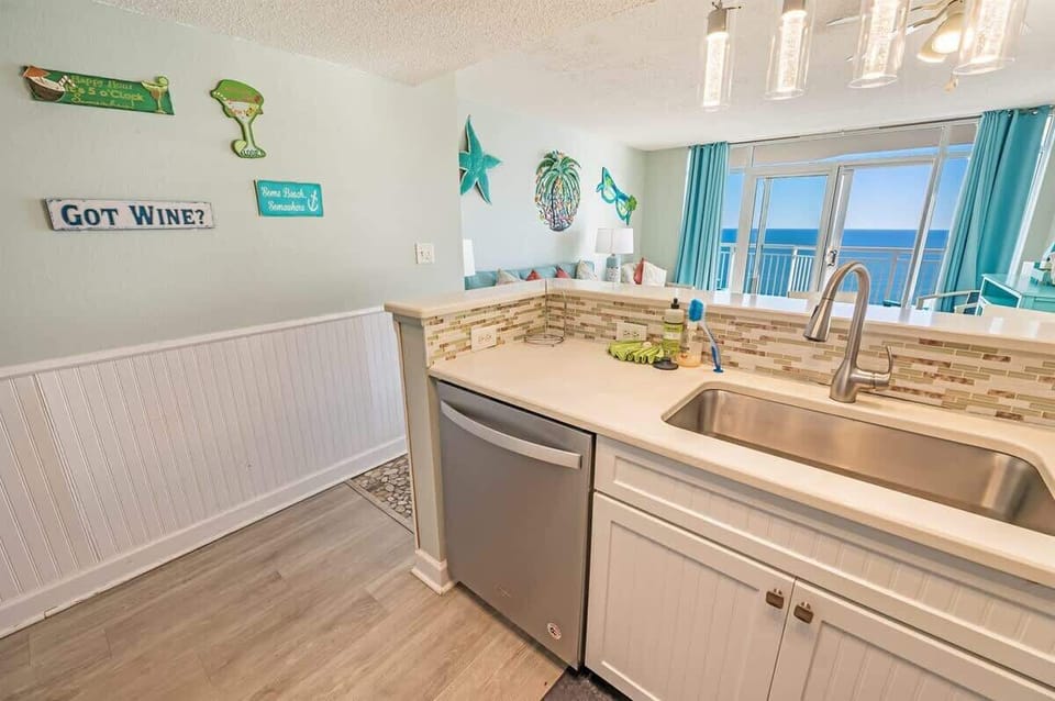 Large Kitchen Area