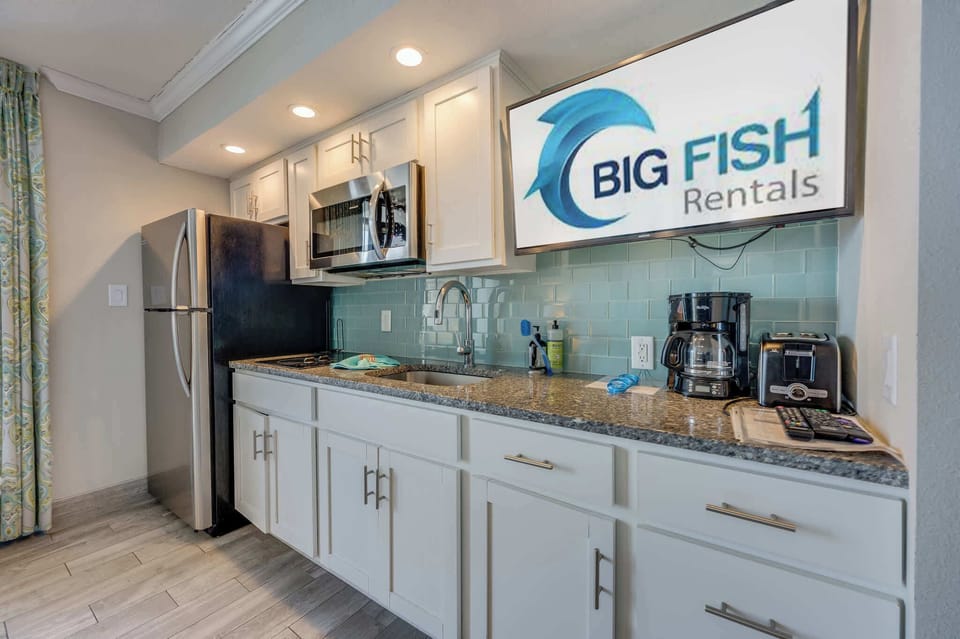  Kitchen + Dining Area
