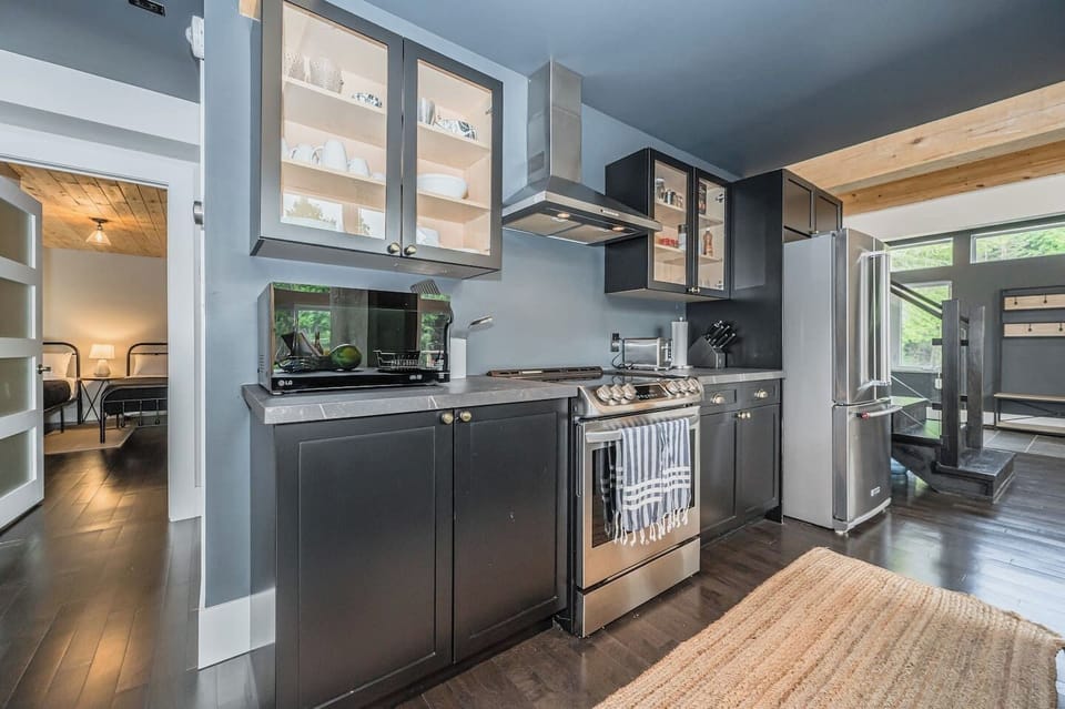 The kitchen is fully equipped with everything you could need to enjoy your experience. 