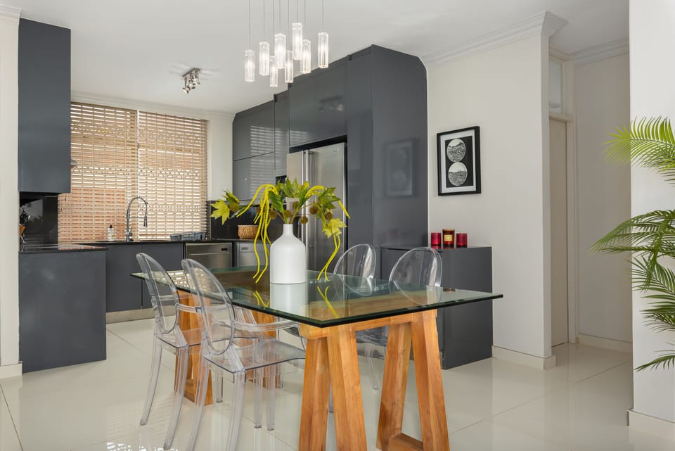 Luxury Apartment | In-room dining