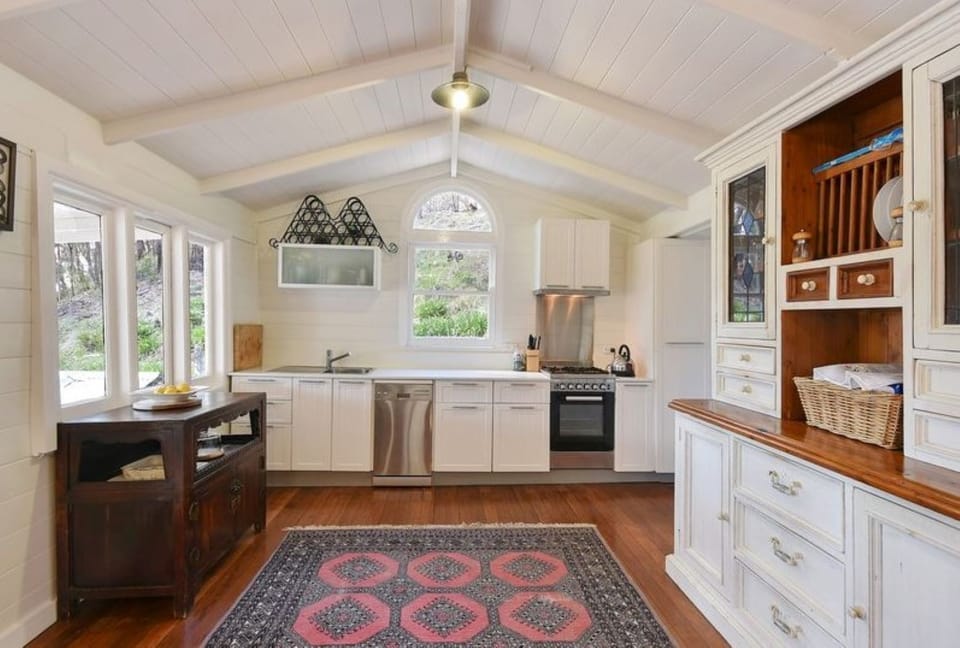 Fully equipped kitchen.