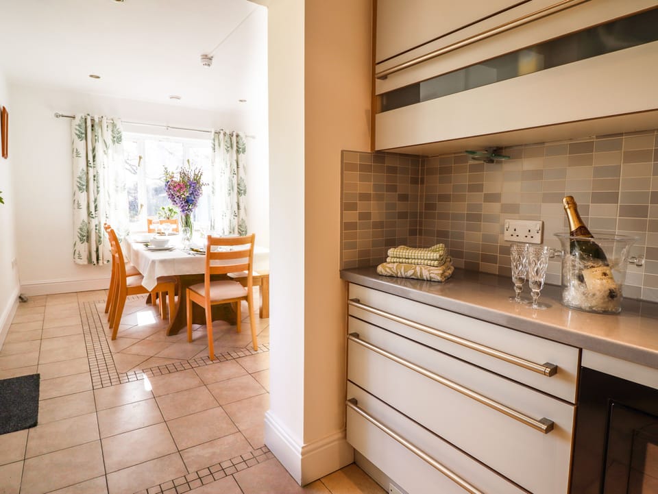 Fridge, dishwasher, electric kettle, toaster